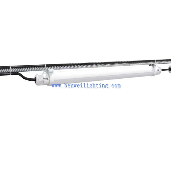 Tri Proof Light Used For Poultry Farm