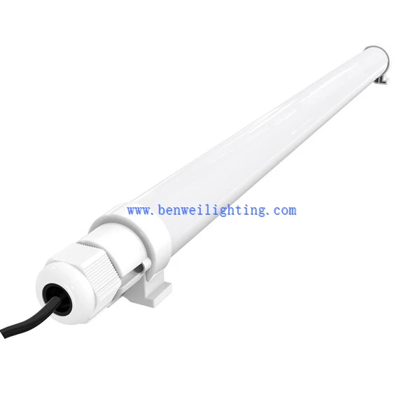 Tri Proof Light Used For Poultry Farm